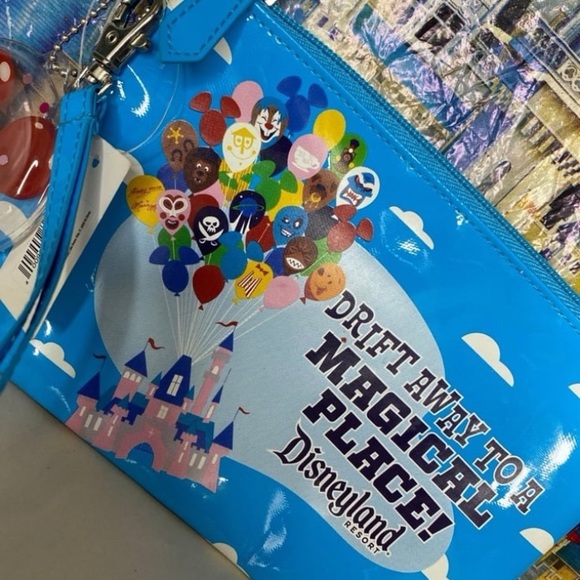Disney parks 2019 d23 Pixar UP! attractions wristlet clutch pouch NWT - Picture 2 of 4